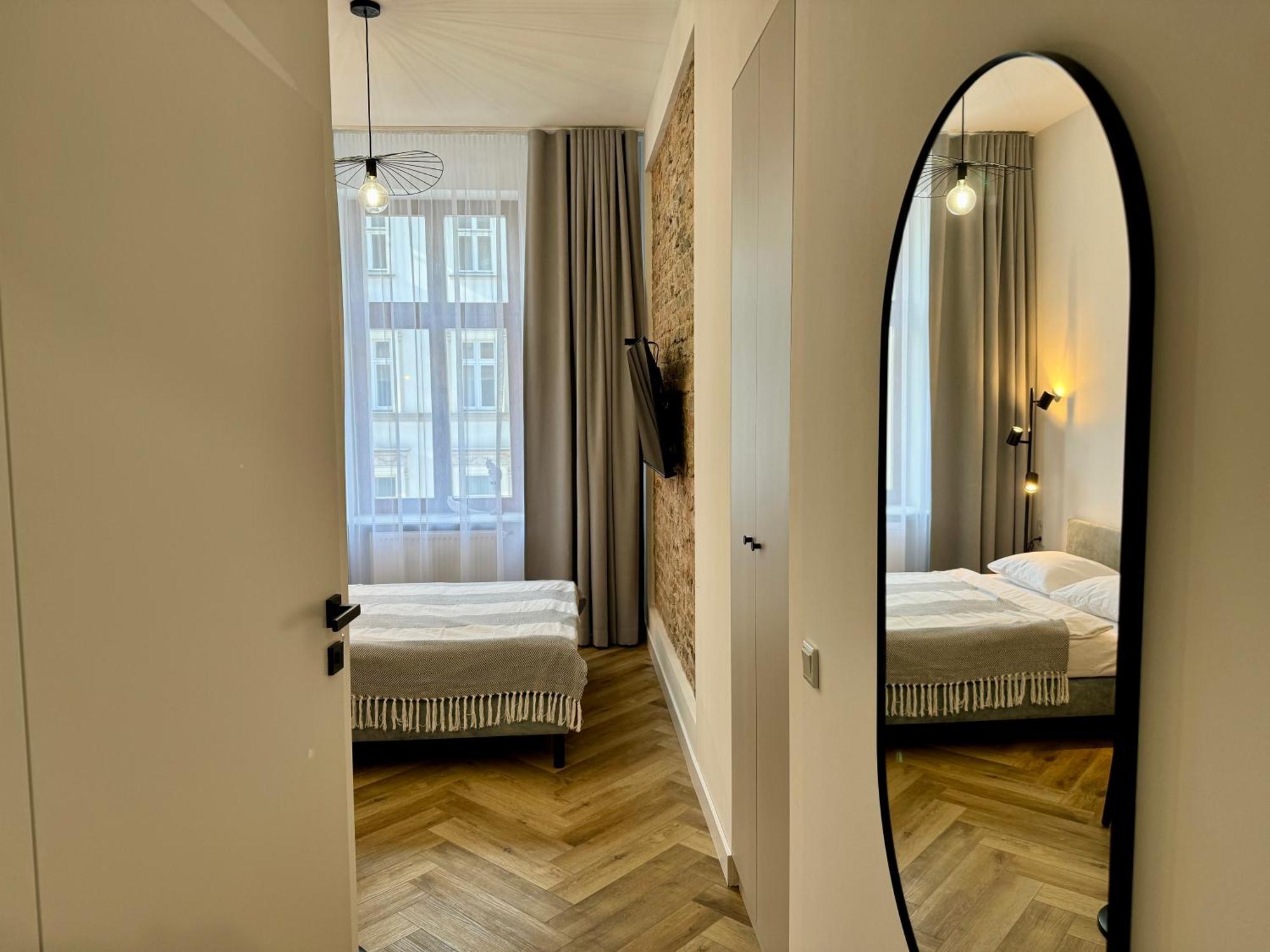 Przystanek Katowice Mariacka 7 Apartment Luaran gambar