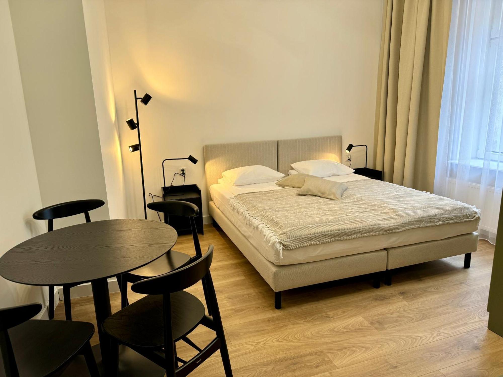 Przystanek Katowice Mariacka 7 Apartment Luaran gambar