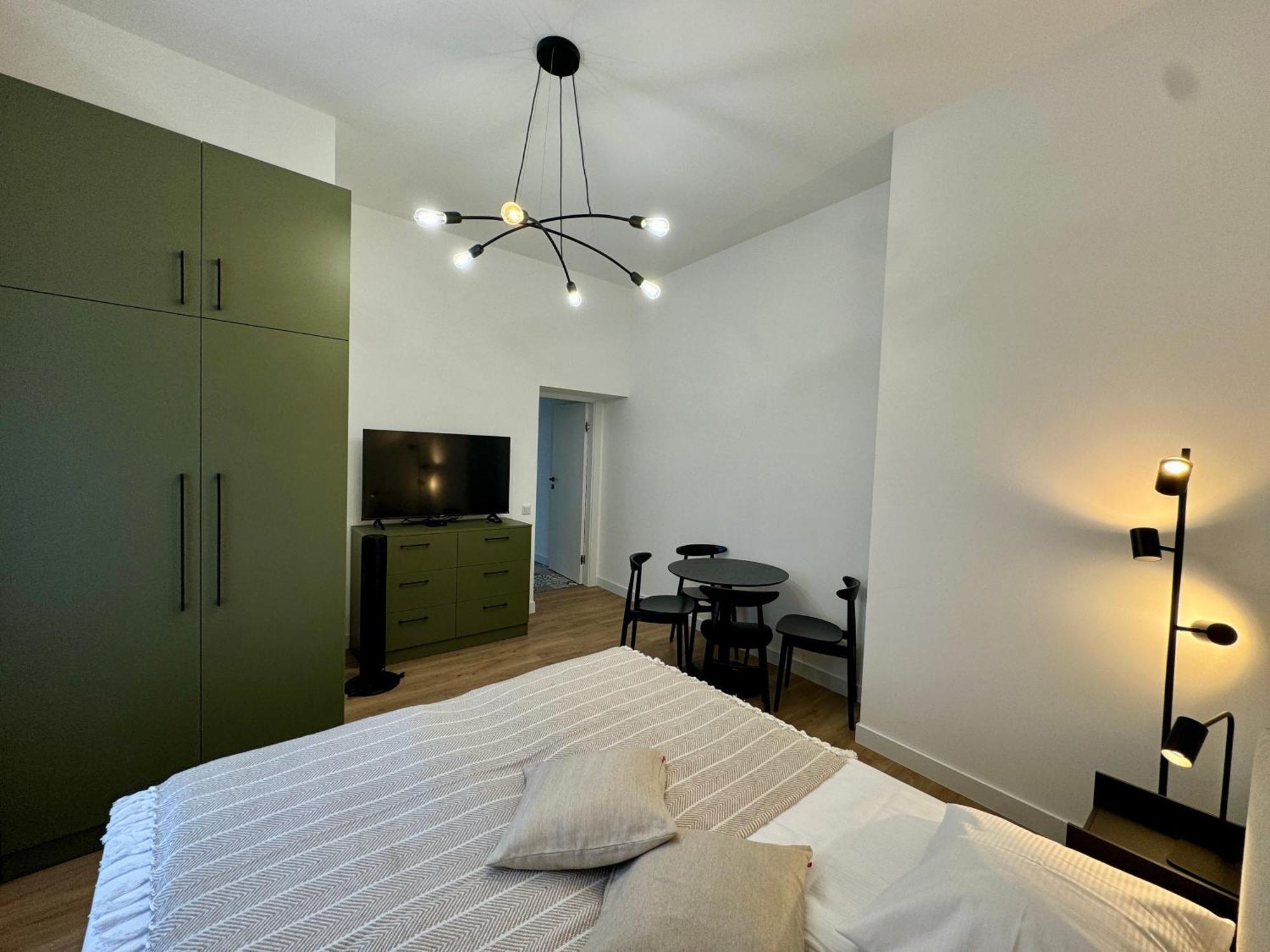 Przystanek Katowice Mariacka 7 Apartment Luaran gambar